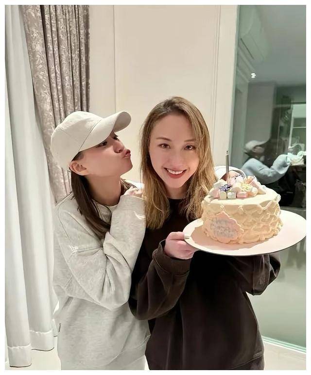 何超莲破除姐妹不和传闻,热情庆祝何超云生日,和解关系!