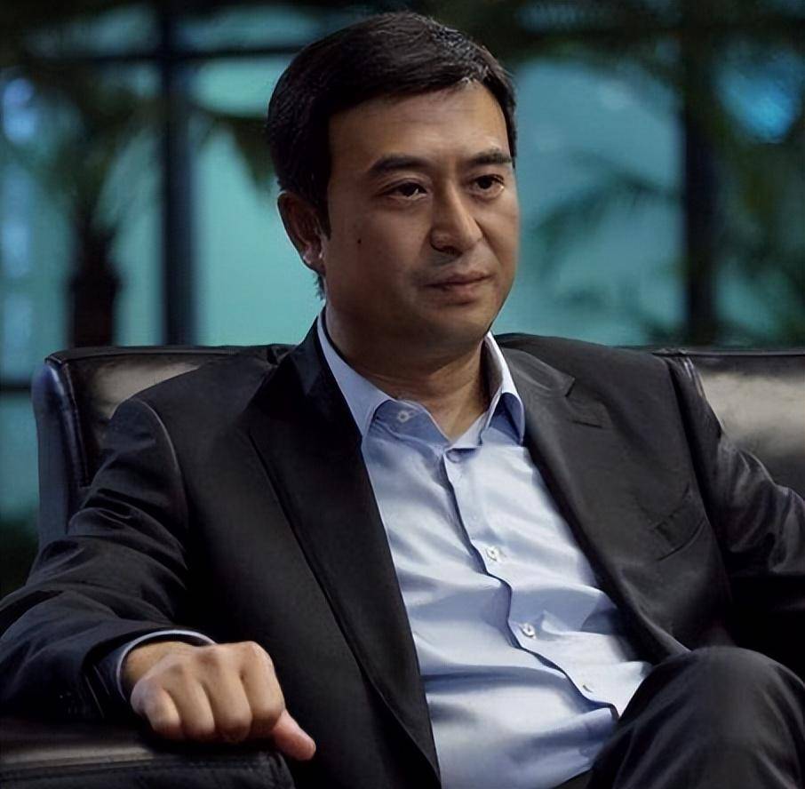 50亿身家富豪爱龙套乐张嘉译戏称片酬仅够加油费