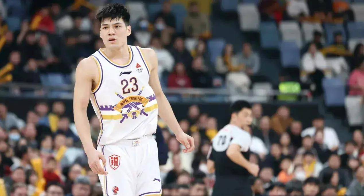 我们来看看本赛季cba新秀们的表现如何._汉森_球员_陈国