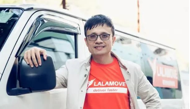 超越腾讯总裁刘炽平,这位潮商以19亿美元首次冲进香港富豪榜!