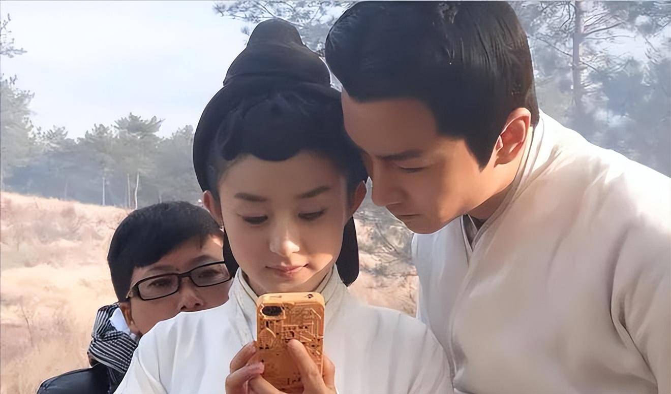 也许是陈晓经历过多段感情,面对感情的结束,不再像小时候一样,要么