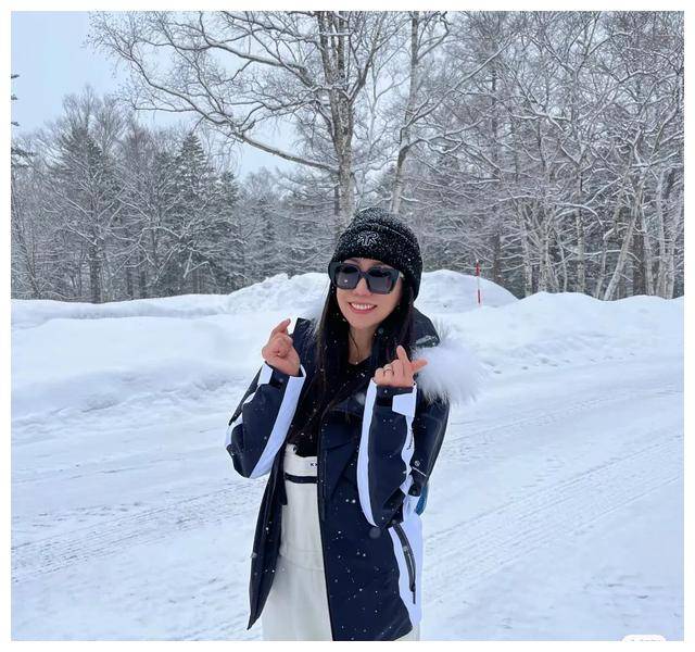 吴辰君展示最新照片幸福快乐如常惬意无比