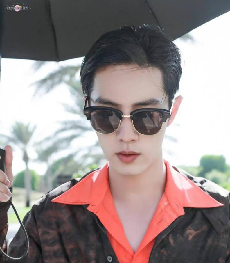 肖战在剧里喊她校校,剧外喊她那个女孩儿,这呼之欲出的事业心!