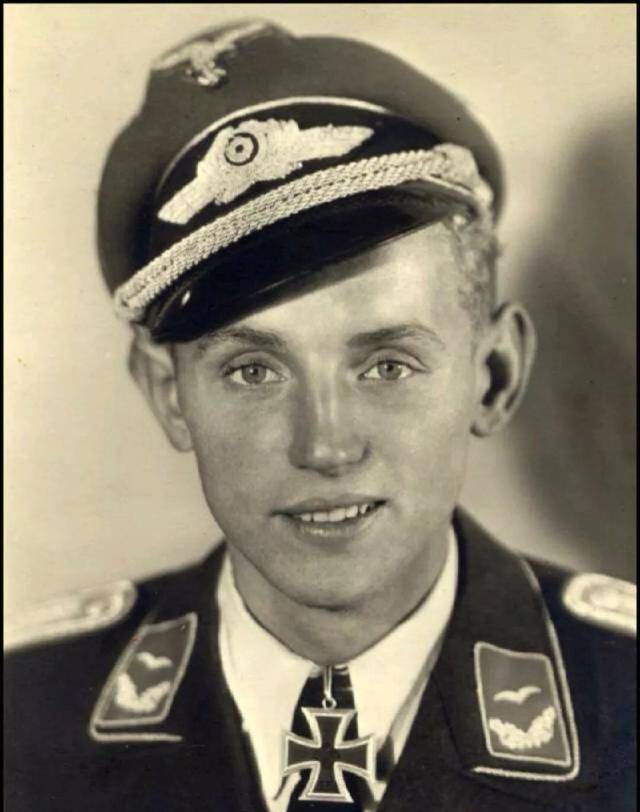 二战德国超级王牌飞行员哈特曼,他被苏军俘虏后的结局如何?