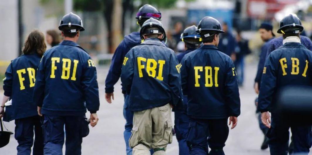 美国fbi最牛卧底,潜入黑帮24年,喊话同事:再不收网就成老大了