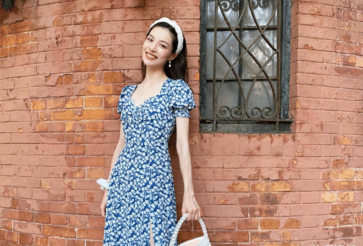 钟楚曦出镜绝美身材成焦点,看到无滤镜生图,没眼花吧?_美人_直角_长相