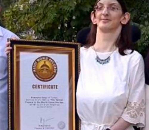 48米,比姚明高22厘米,一顿吃2斤米,至今为湖南做贡献_曾金莲_时候