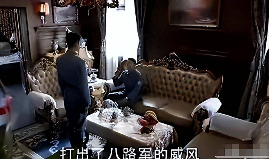 八路军住着豪华别墅讨论军事情报,女护士经历一整天救死扶伤依然保持