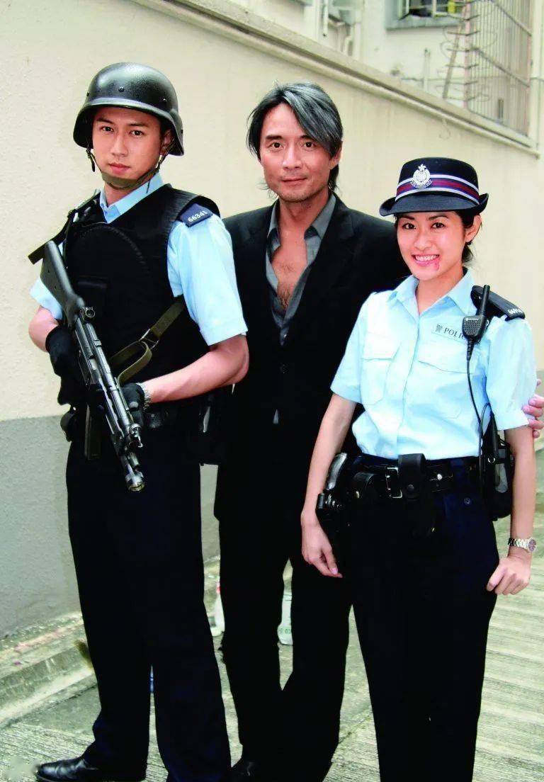 2009年,28岁的她参与学警狙击》的拍摄,饰演先天身体不好的女学警