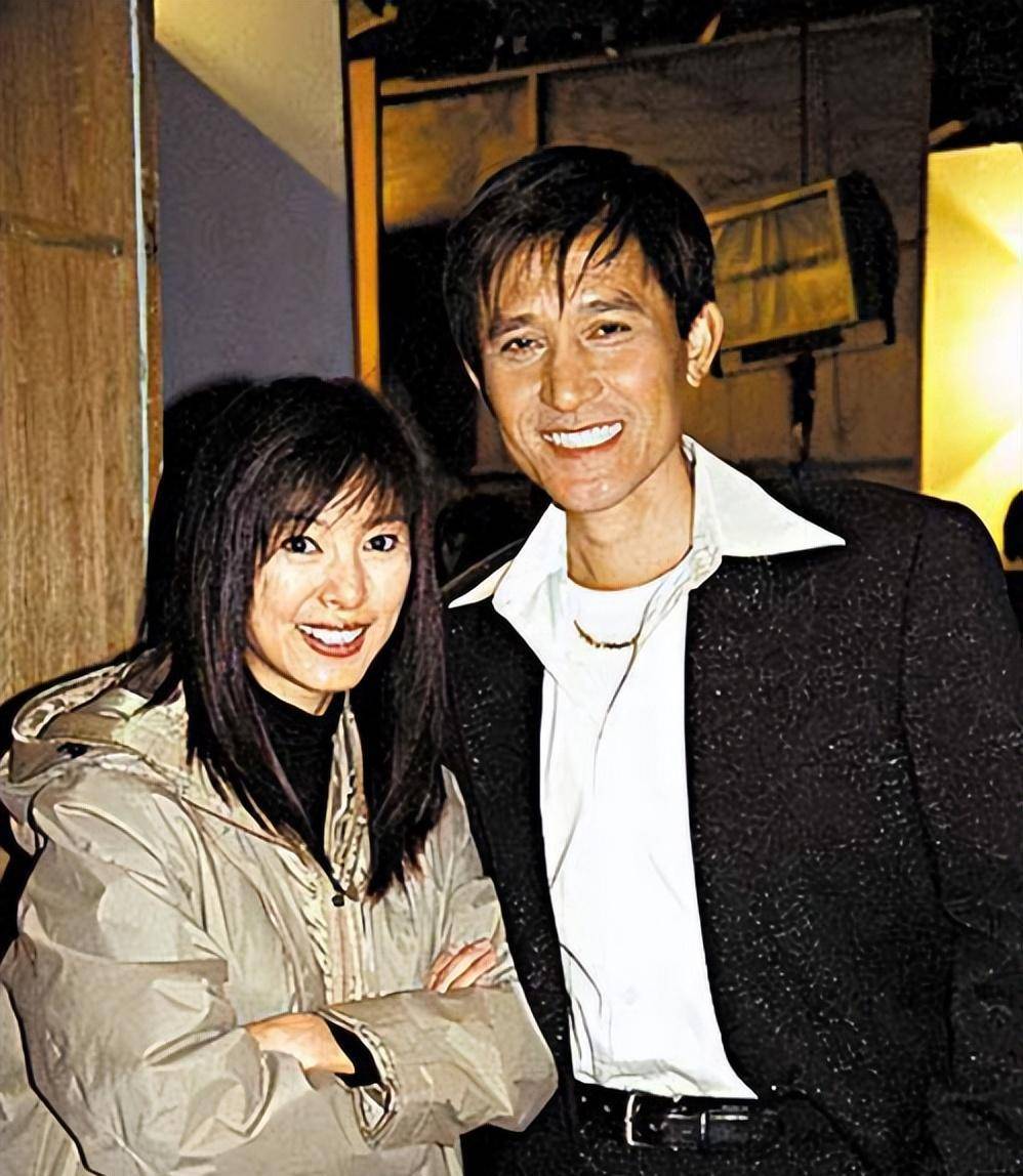 《大侠霍元甲》演员现状,削发为僧,誓不嫁人,他们各有各的辛酸_黄元申