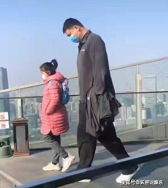 姚明将千万豪宅以960万卖给刘翔,刘翔却说自己被姚明坑了_身高_生活