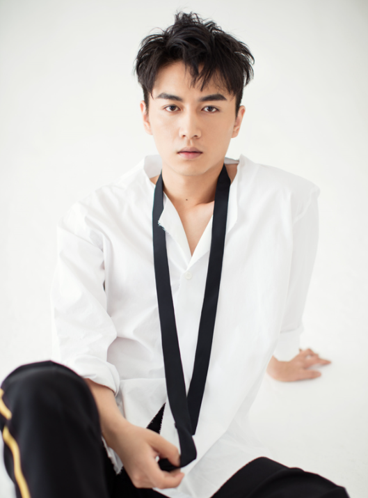 陈晓说上学时没人追,看到他18岁旧照,陈妍希真的是捡到宝了_时候_合作