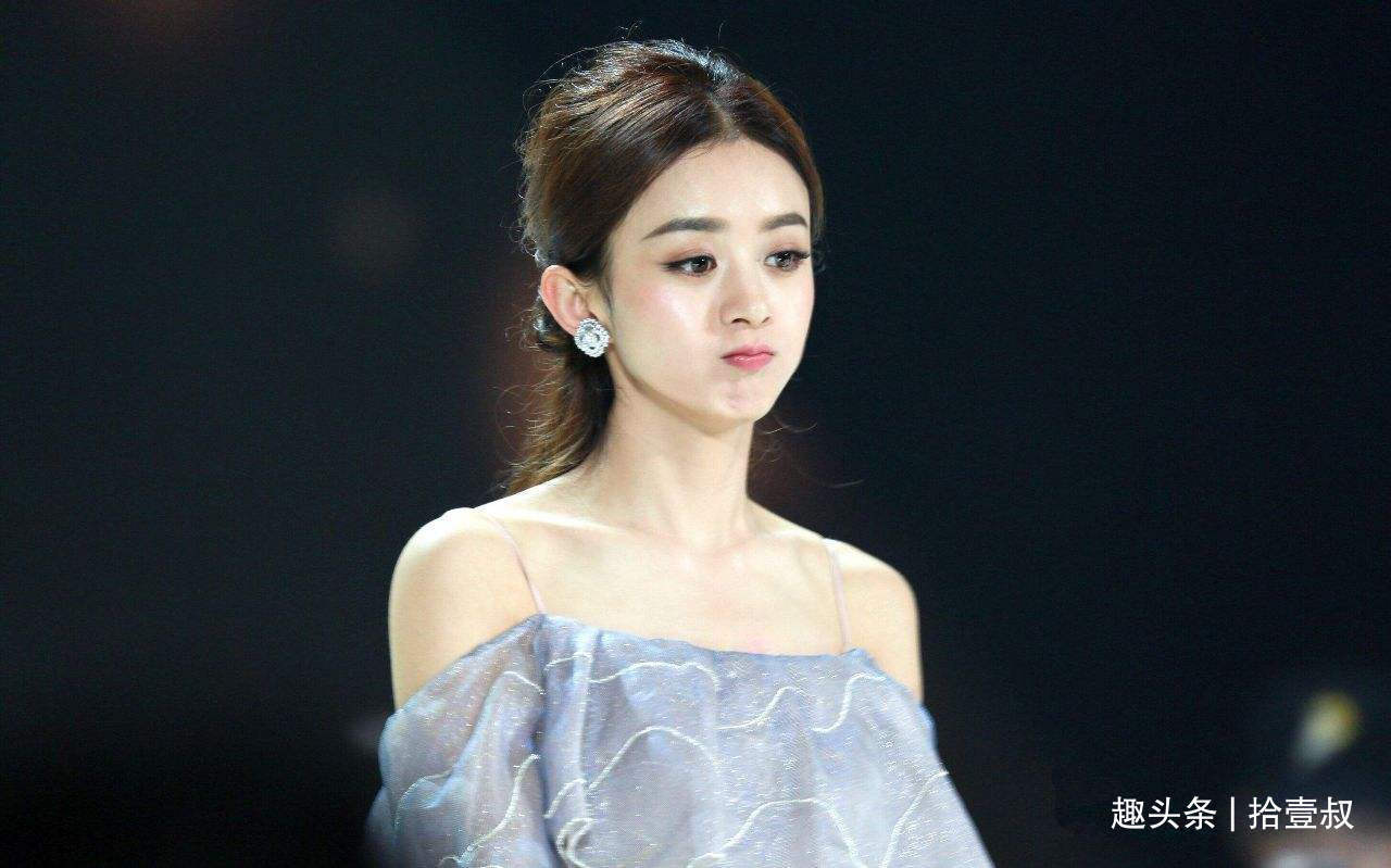 赵丽颖分手后首播,笑容满面已从分手阴影中走出,颜值气质逆生长_流量