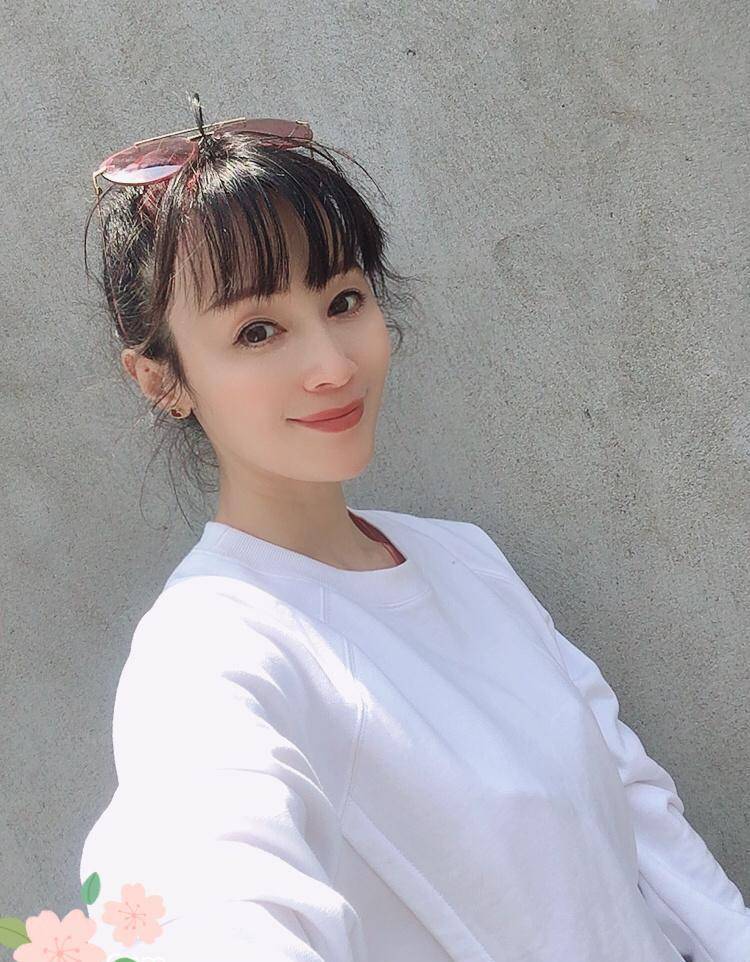 石筱群:出生差点被分手,后获尤小刚力捧,还是步步惊心