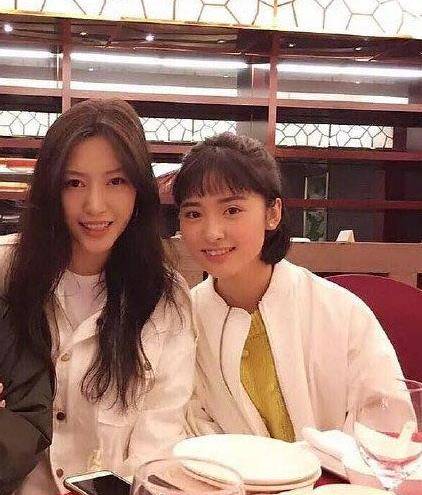 沈月的经纪人,因颜值高走红,又因怒怼网友败光好感_央金_微博_质疑