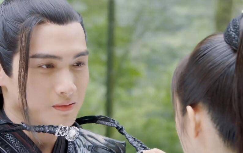 原创同样是美男摘面具杨洋肖战和任嘉伦一比谁惊为天人