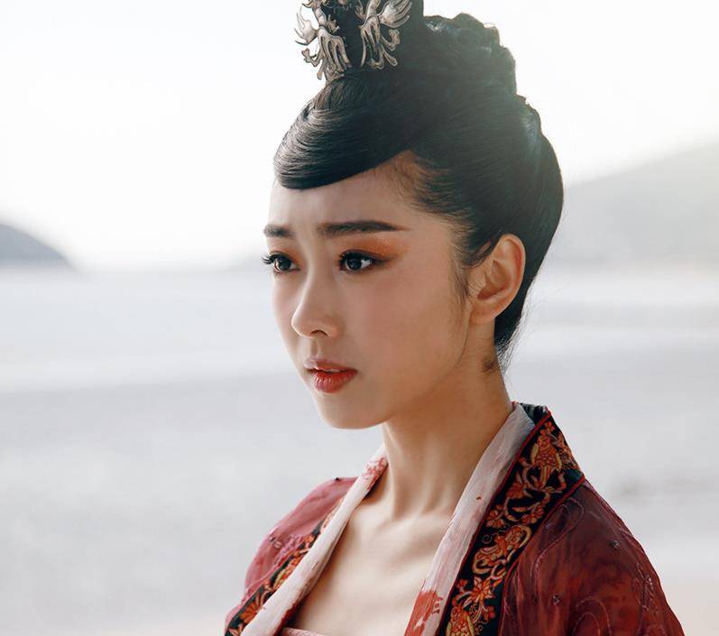 演好《红楼梦》雪雁就够狠了,却演活4个角色,各个"绝代佳人"_宣璐_江