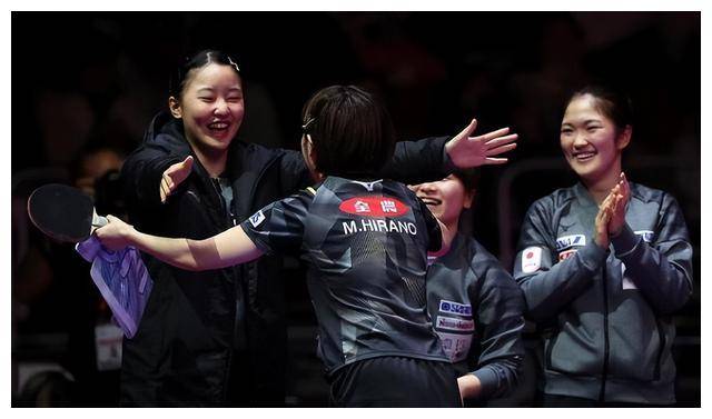 伊藤美诚客串场外指导助中国队夺得两分自信满满展现实力