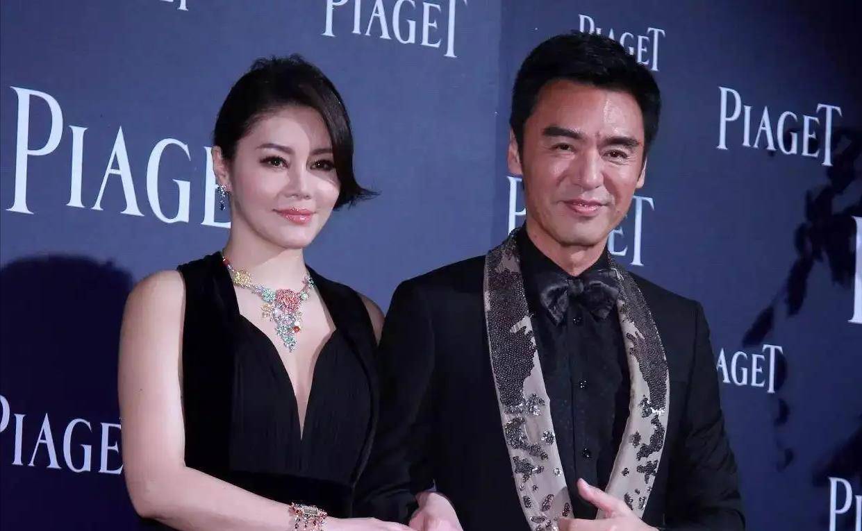 老婆嫌弃没钱闹分手,独自带俩娃的钟镇涛,再娶新人还清1亿债务_章小蕙