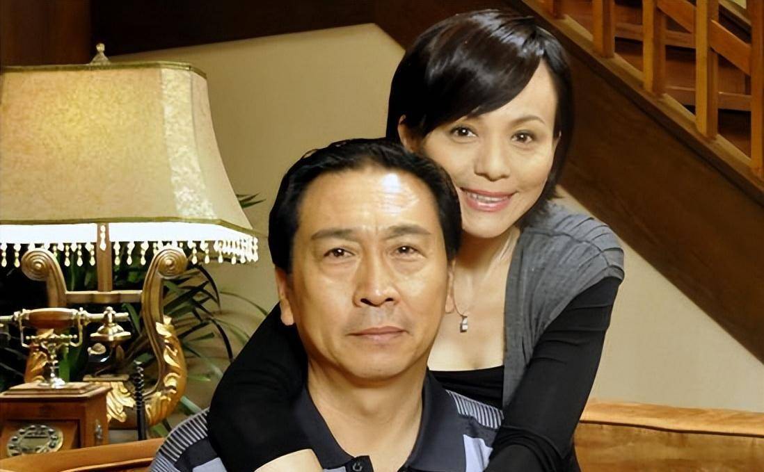 毕彦君:与陈晓旭离婚后,娶了圈外妻子,低调拍戏38年无绯闻_林黛玉