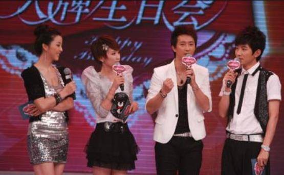 韩庚受邀参与这档节目的录制,但在录制的过程中,韩庚突然被经纪人带离