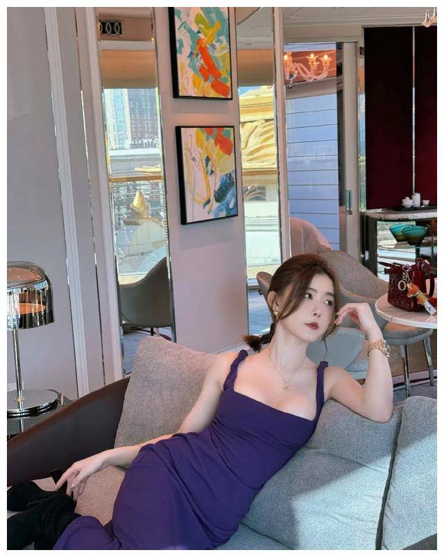 聂小雨火爆来袭!美照展现完美身材,气场十足,令人惊艳!