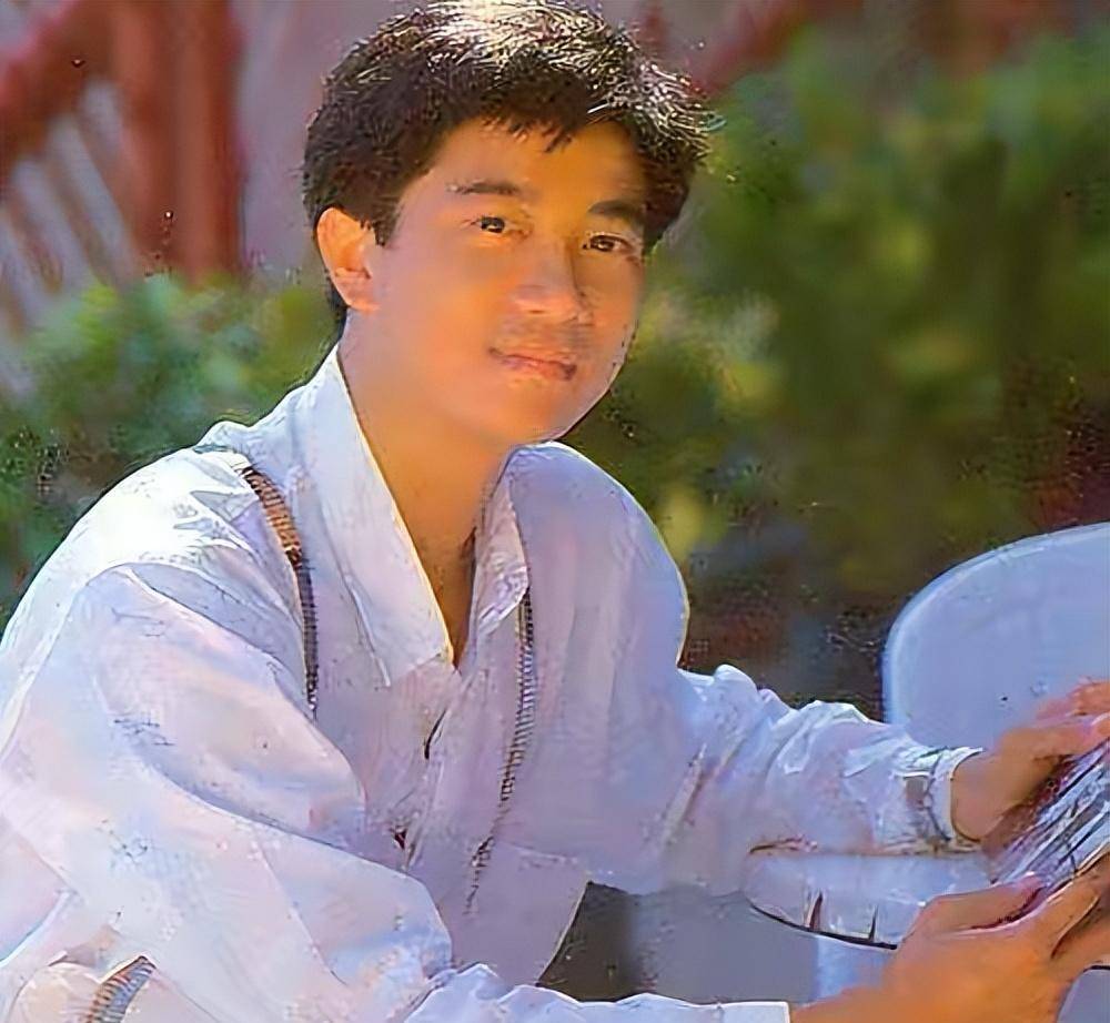 原创那一年张国荣爆火林青霞被徐克发掘周润发成为全港笑话