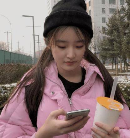 林青霞女儿终于长大,颜值如同母亲复制,网友:不枉费等这么多年_柴蔚