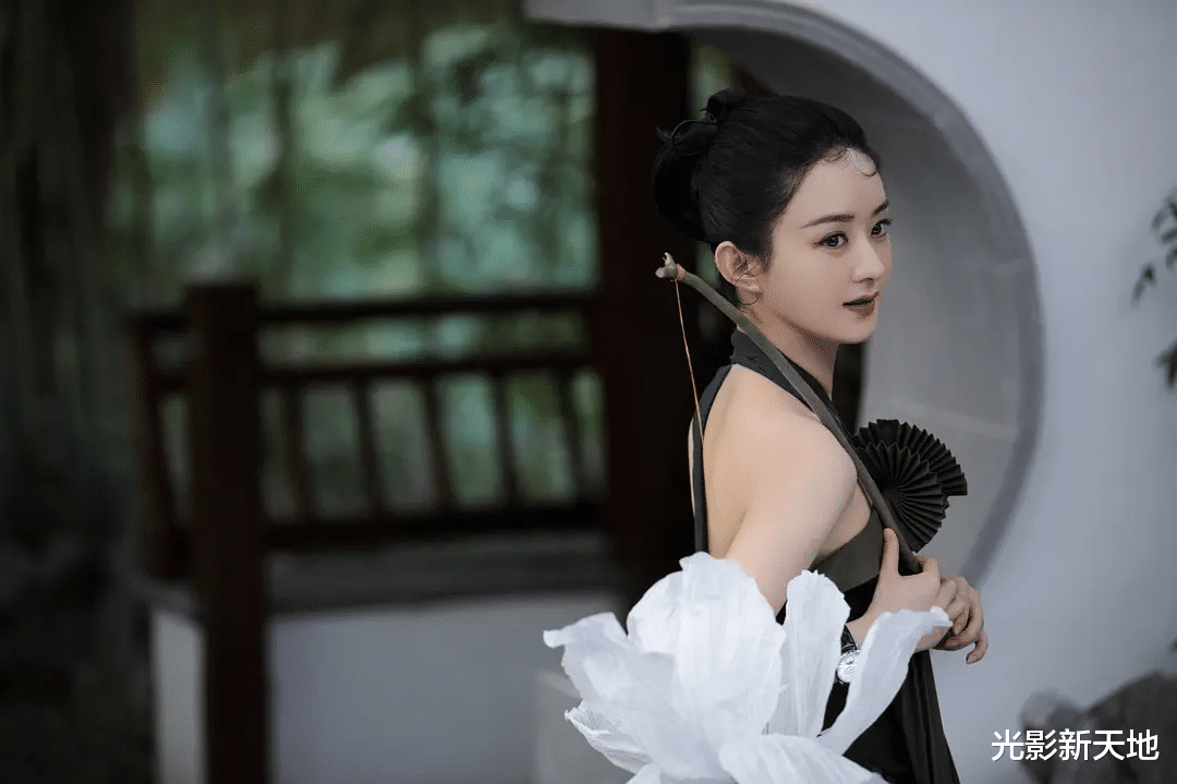 原创赵丽颖杂志封面遭群嘲被批照片修过头陈漫再次失手