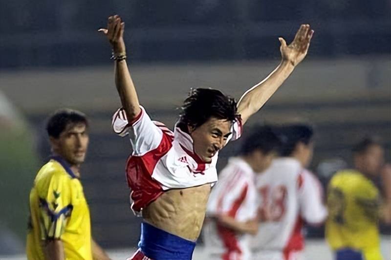 成都蓉城新援挺可以 不仅跟李玮锋一样有一身小肌肉 更难得没纹身