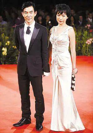 任贤齐娇妻鲜少露面,五官看着好皱巴,身材却不输很多女星!