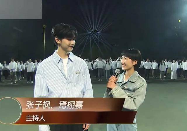 原创张子枫爱渣男王宝强秀恩爱董洁疑日久生情1天7个瓜太乱了