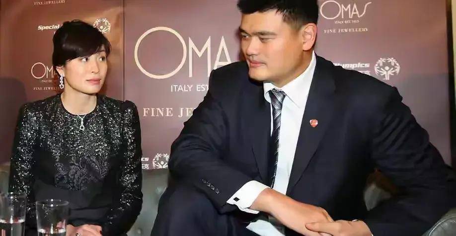 嫁给身高2米26重400斤的姚明是什么感觉?