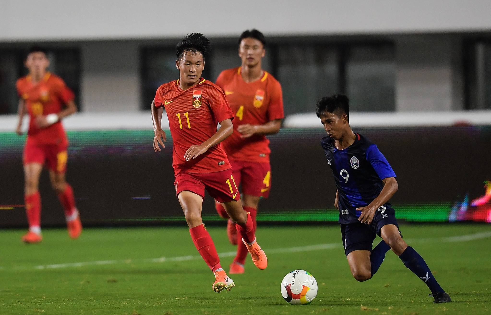 中国队首胜诞生:击败德国球队,3人破门,围在一圈庆祝_比赛_国少队