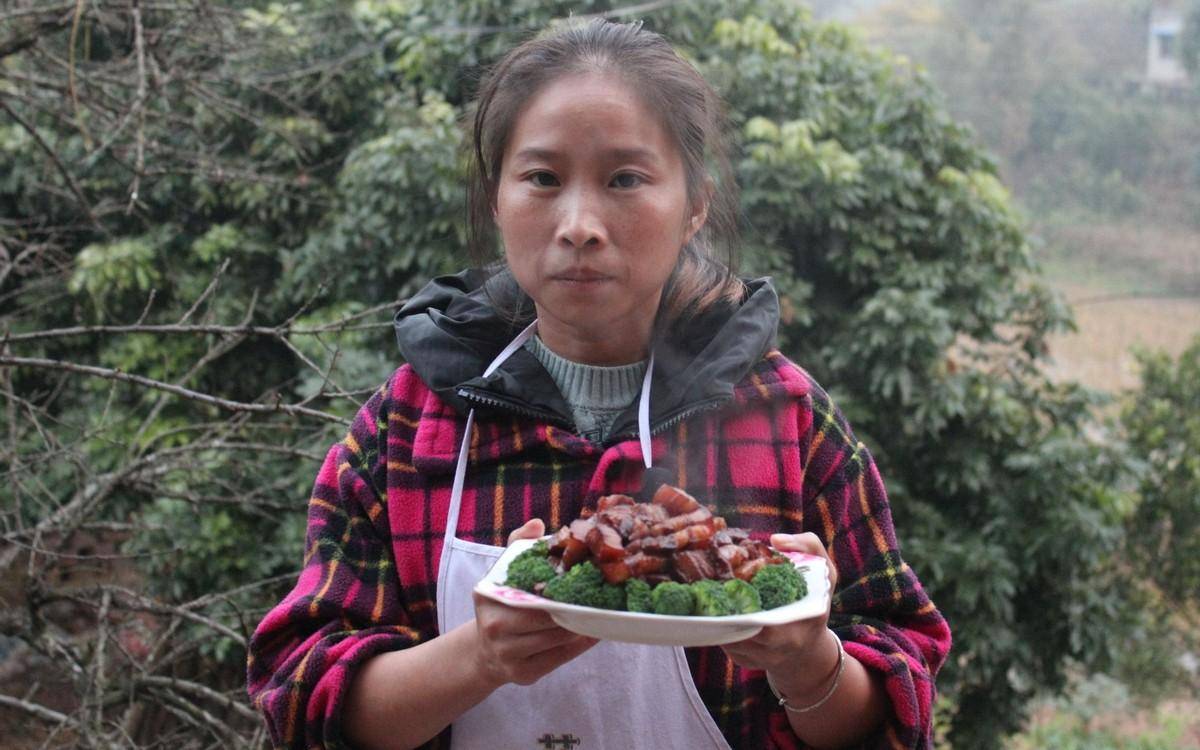 从农村主妇到千万网红,被央视点赞的网红桃子姐,现在怎样了?