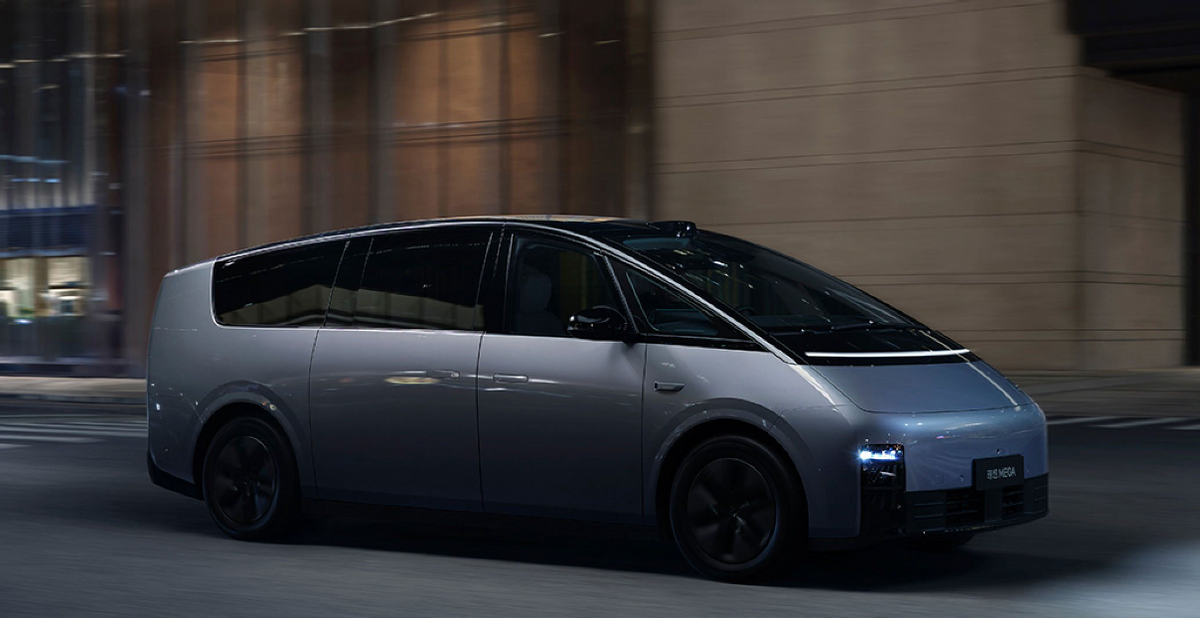 理想mega的外观颇具独特性,子弹头的设计很有争议性.