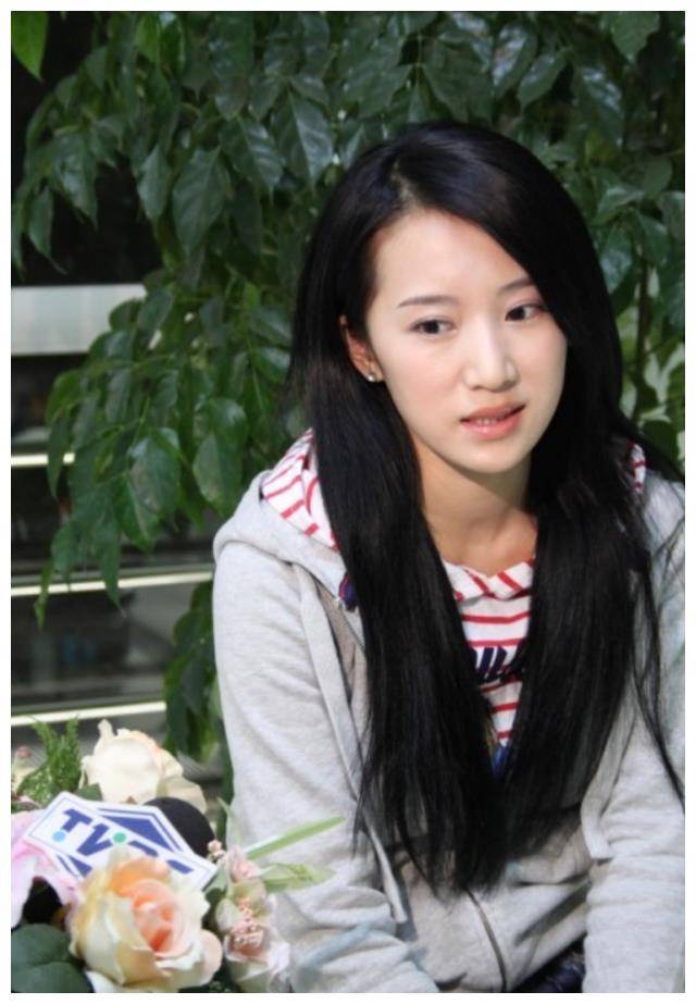 原创蜗居海藻李念嫁给44亿富豪老公后隐退过上了阔太生活