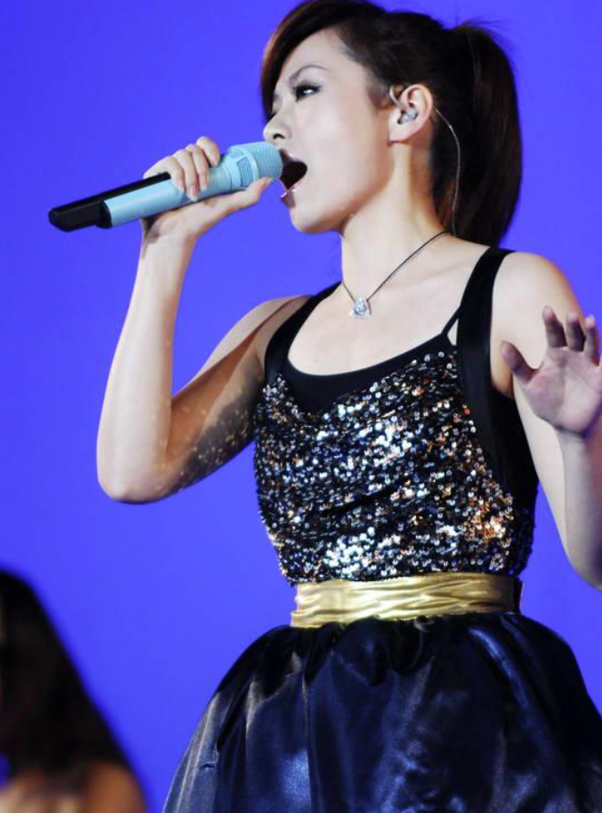 张靓颖:被自己15年的一厢情愿上了一课