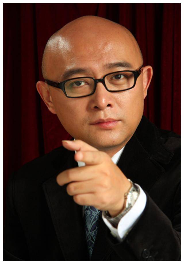 主持人孟非转战新领域,展现全新魅力,华丽转身,扬帆启航.