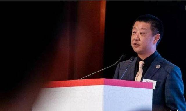 电焊工出身,靠给顾客带孩子,擦鞋,美甲,打造出海底捞王国_张勇_服务