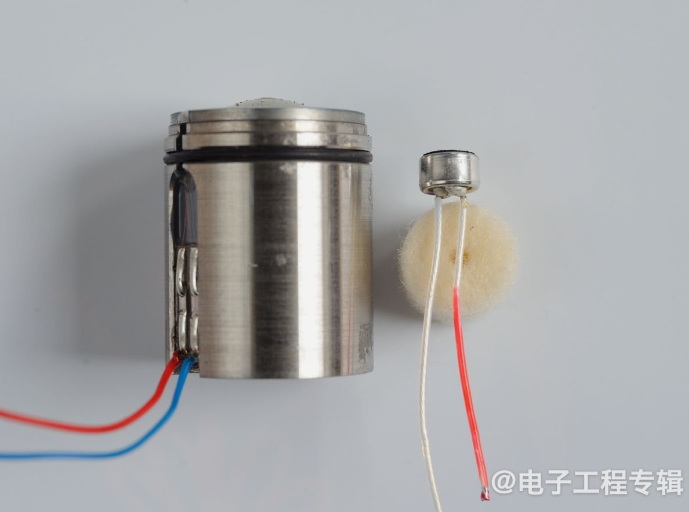 动圈传感器嵌入在黄铜主体中,并带有额外的防喷罩.