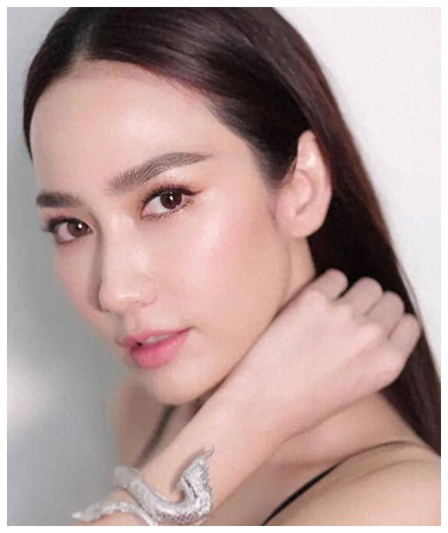 泰娱顶流魅惑蛇系美女帕德容琶砂楚