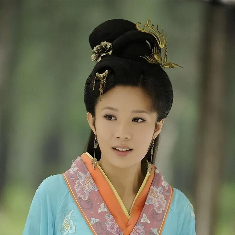 邬靖靖:姑父是著名导演尤小刚,靠最清纯西施走红,如今怎样了_邬倩倩