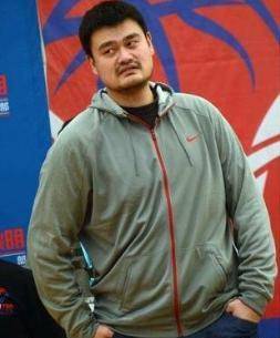 嫁给体重超400斤的姚明是什么感觉?