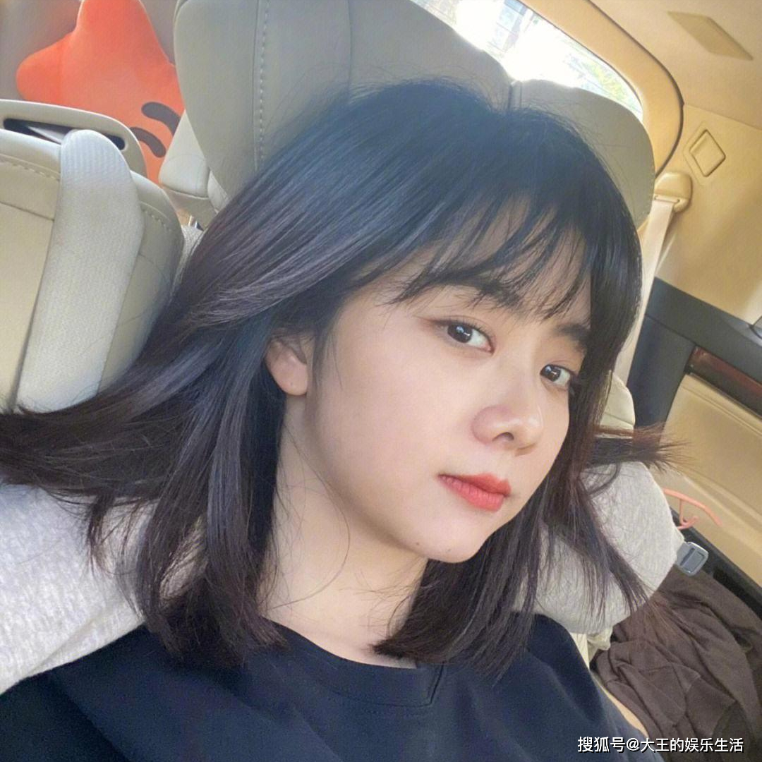 谭松韵:事实证明,现在的"国民闺女",心灵深处与外在璀璨之间迥然不同