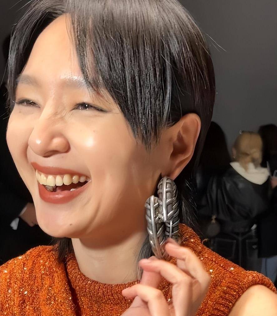 原创巴黎生图第二弹钟楚曦水蛇腰太惊艳被周笔畅的脸吓到杨幂咋长这样