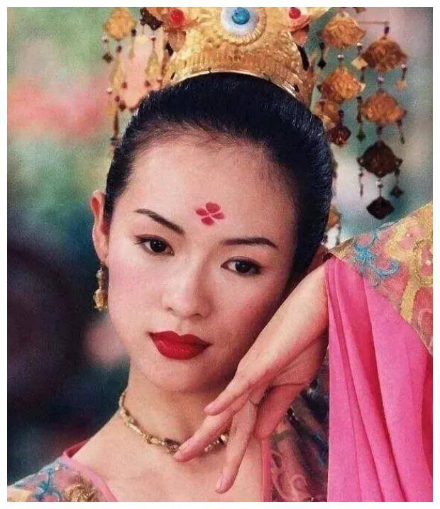 45岁章子怡几年没有新作品,从荧幕女神到家庭辣妈,依旧气质女神_挑战