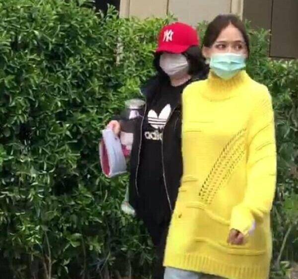 原创陈乔恩怀孕4个月复工拍戏衣着宽松超谨慎网友艾伦真有福气