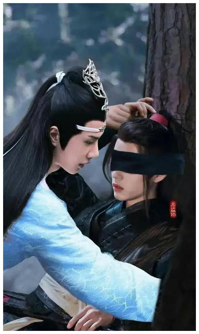 肖战与王一博粉丝之争,何时了结?终结对立,共享明星魅力!