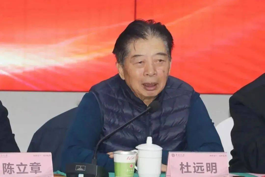 中南大学院士艺术家和回湘校友迎春座谈会在中国湖南自贸区医械园召开